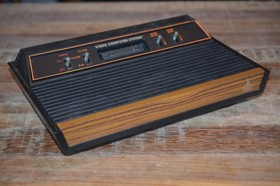 Atari 2600 4 Switch system console w/ 10 games joysticks works 100%!