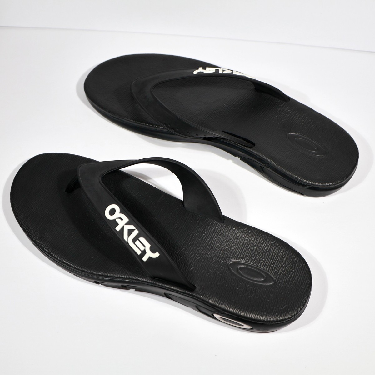 Oakley B1B Flip Flops Men’s Size 12 Black Logo Sandals New With Tag Oakley Men main image 2
