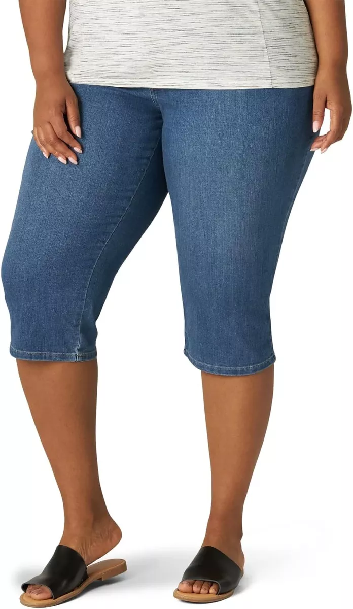 Lee womens Plus size Relaxed fit Denim Capri jean Pants Soar 24