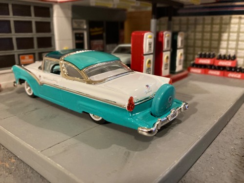 1955 Ford Crown Victoria, 1/43 Scale - Picture 3 of 8