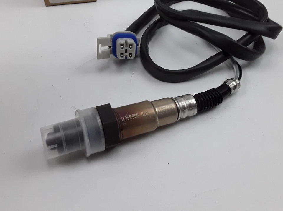 Sensor de O2 Bosch 13682 compatible con Oldsmobile Alero, Pontiac Grand Am 2002-2003. Foto 3 de 4