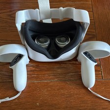 Oculus Quest 2 128GB All-in-One Virtual Reali...