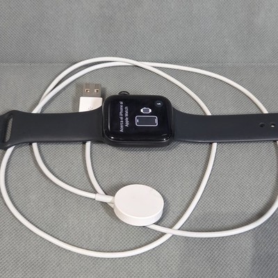 Apple Watch Series 5 44mm (GPS) - Black - Charging Wire Included