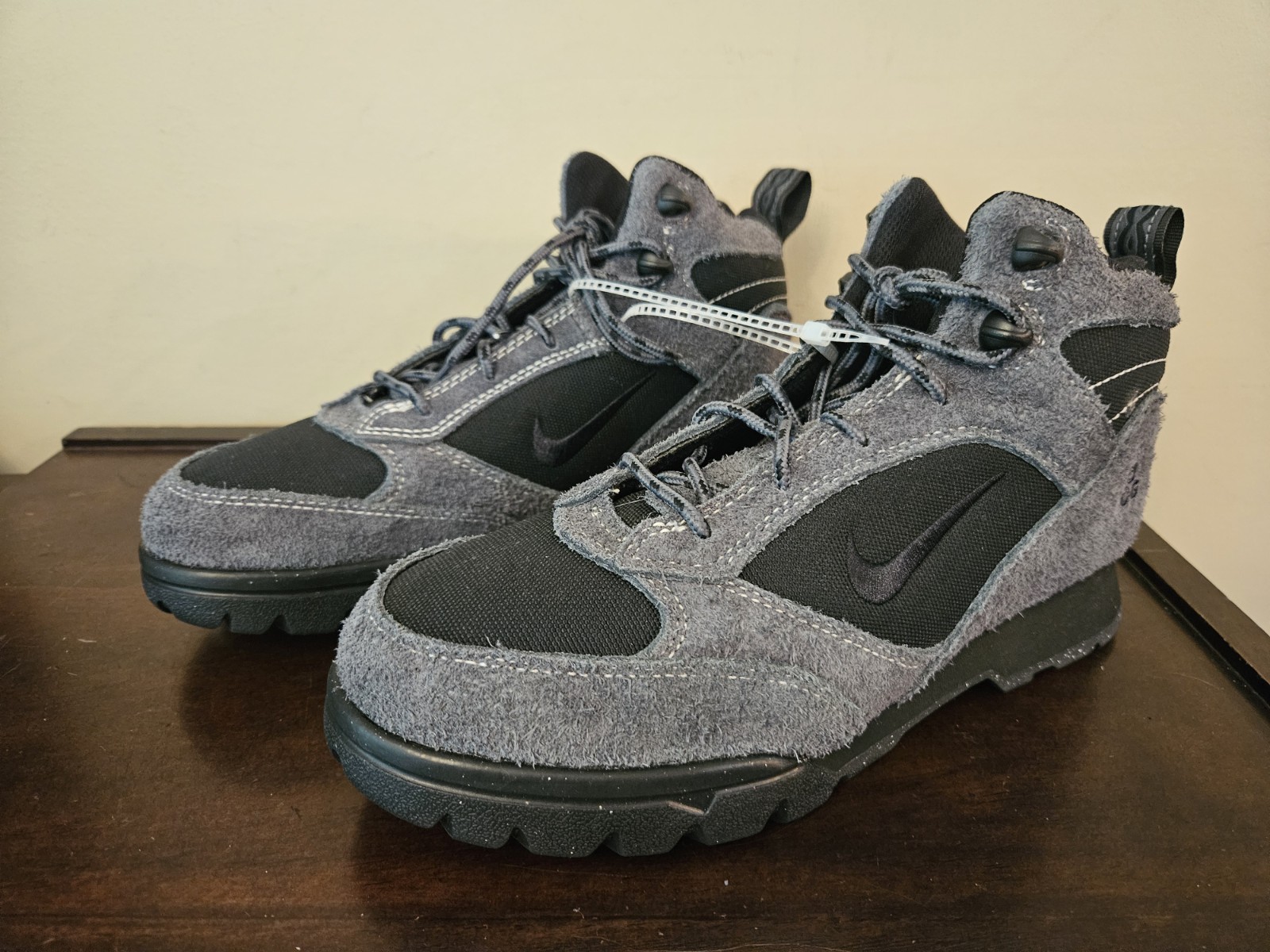 SAOLA Scarpe da trekking Nike ACG Torre Mid nere grigio scuro impermeabili FD0212 003 uomo taglia 8