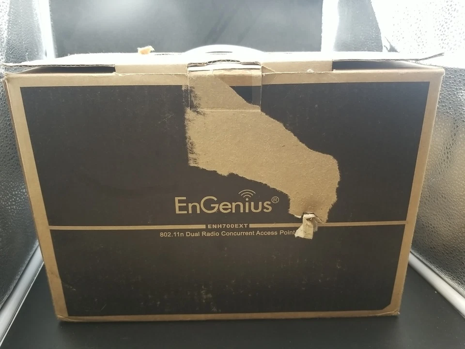 EnGenius  ENH700EXT Long Range Dual Band Outdoor Access Point 802.11n - Image 2 of 4