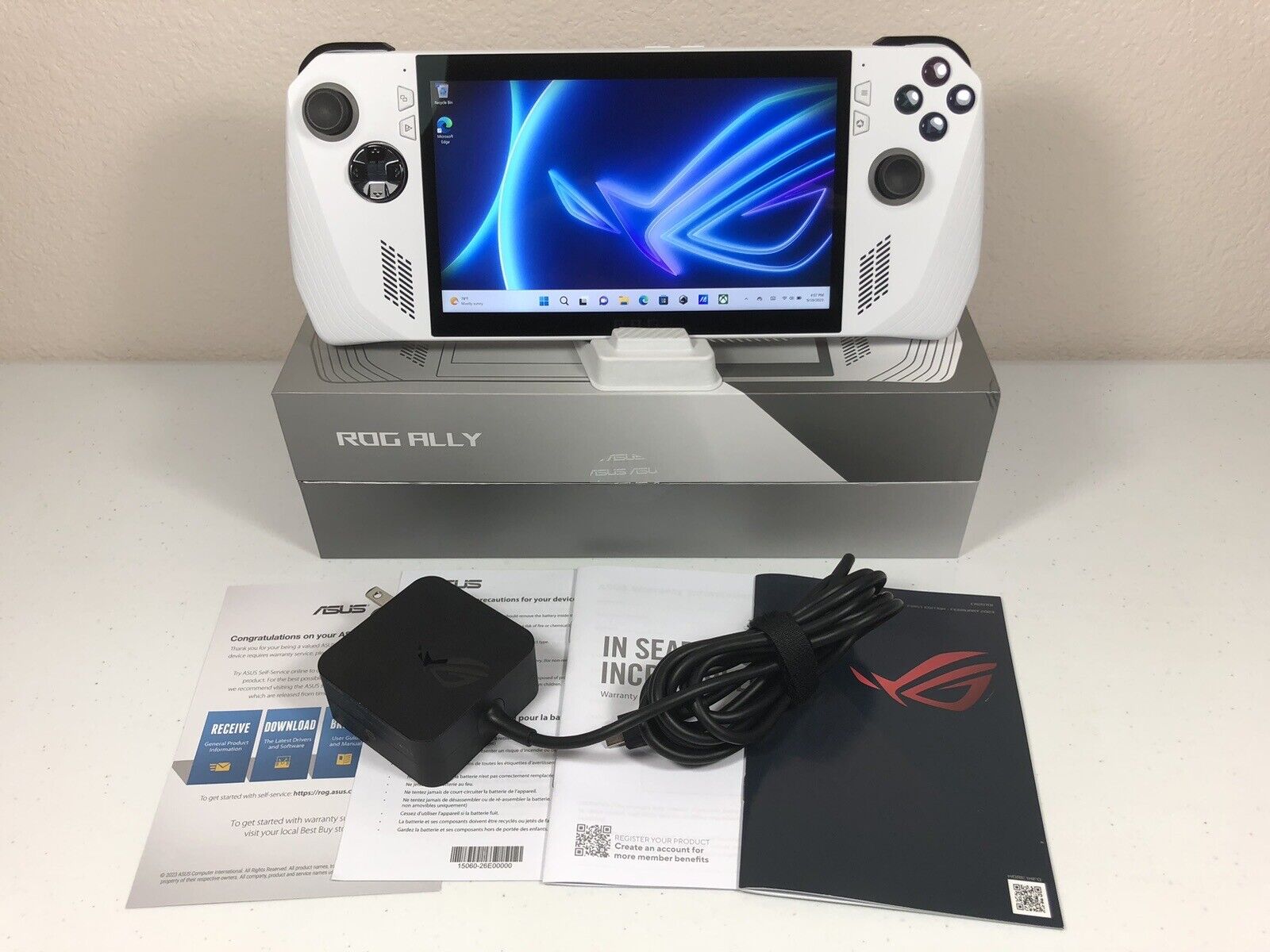 asus ROG Ally 7'' 120Hz FHD IPS 1080p Gaming Handheld, AMD Ryzen Z1 Extreme  Processor, 1TB, Windows 11 Home, White, with MTC Microfiber Cloth