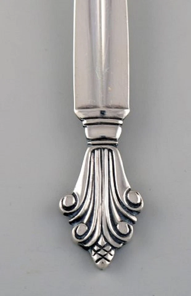 Johan Rohde para Georg Jensen. Cuchara de mermelada Early Acanthus en plata de ley. Foto 3 de 4
