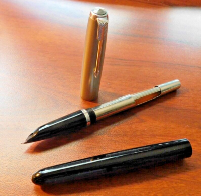 VINTAGE PARKER 51 FOUNTAIN PEN / BRUSHED STEEL PEARL JEWEL CAP