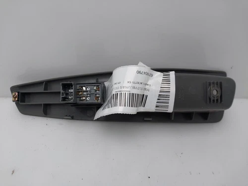 621W04790 Right Front Window Control for DAEWOO LACETTI SX 2004 8491850 - Picture 2 of 10