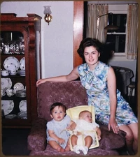 Stereo realist slide - Mom w/two young children at home - VTG Kodachrome #278