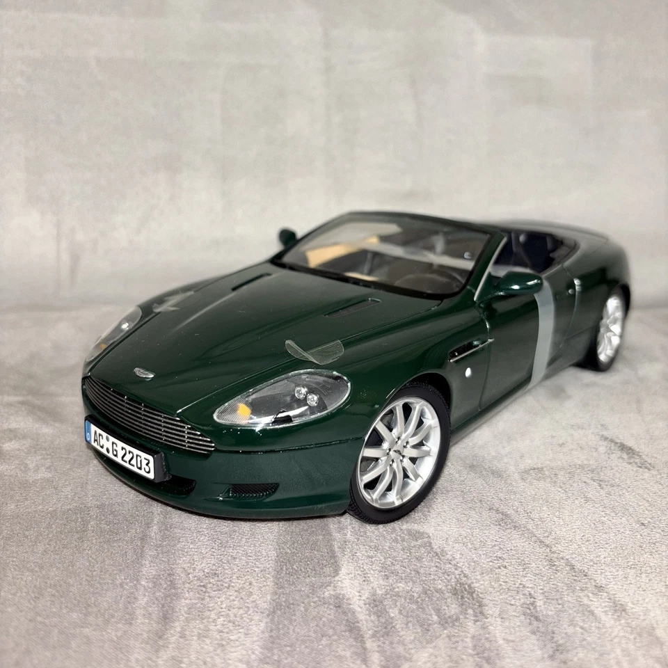 Aston Martin DB9 Convertible Cabriolet Green 1:18 Minichamps - Immagine 3 di 4