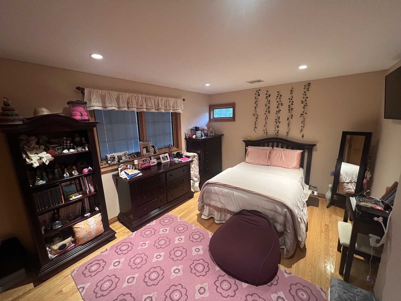 Full Cherry Bedroom Furniture Set, Vanity, Jewelry Case, Headboard & 2