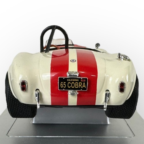 ERTL American Muscle 1965 Shelby Cobra S/C WHITE 1:18 scale - Picture 5 of 18