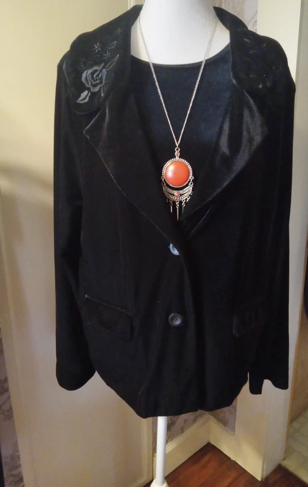 3 piezas Blazer Terciopelo Negro, Top Terciopelo y Pantalón Terciopelo XL Conjunto Foto 2 de 4