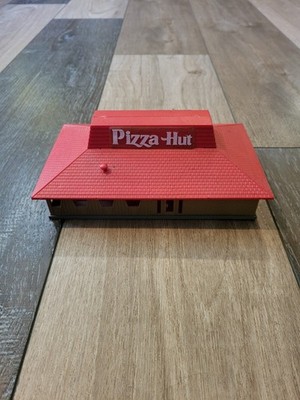 TYCO HO Scale Pizza Hut Restaurant 7.5'' x 4.75'' x 3'' Plastic Building Assembled 