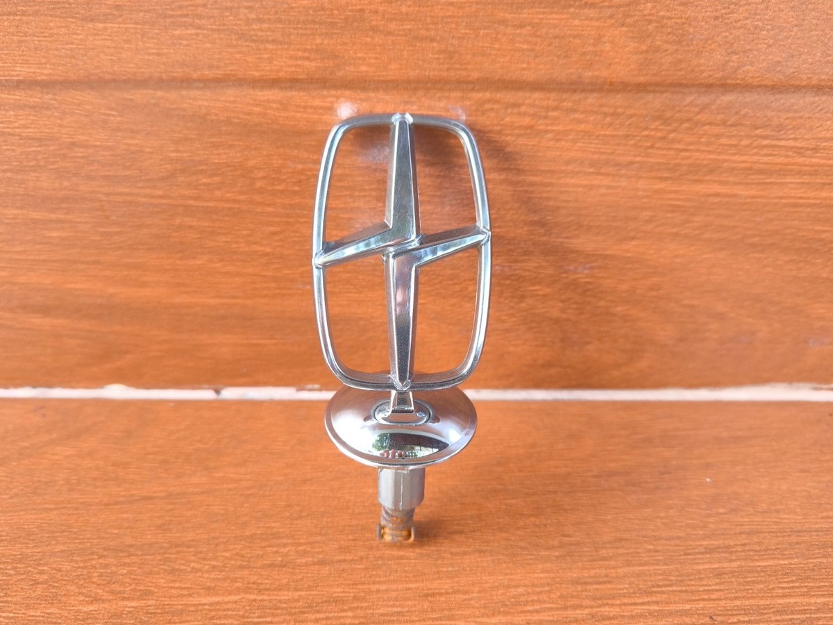 Nissan Cedric Y34 TA-MY34 Front Bonnet Emblem Badge Hood Ornament