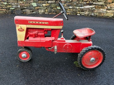 farmall 560 pedal tractor