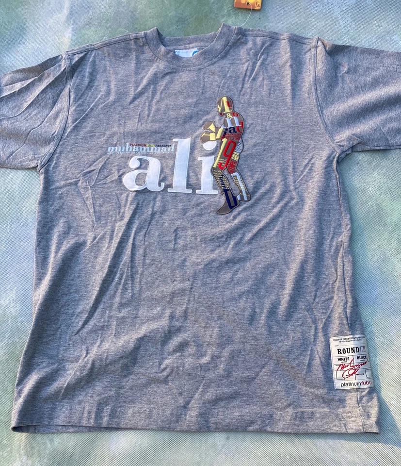 Camisa Platino Fubu Edición Limitada Muhammad Ali Manga Larga Talla Juvenil L. Foto 2 de 4