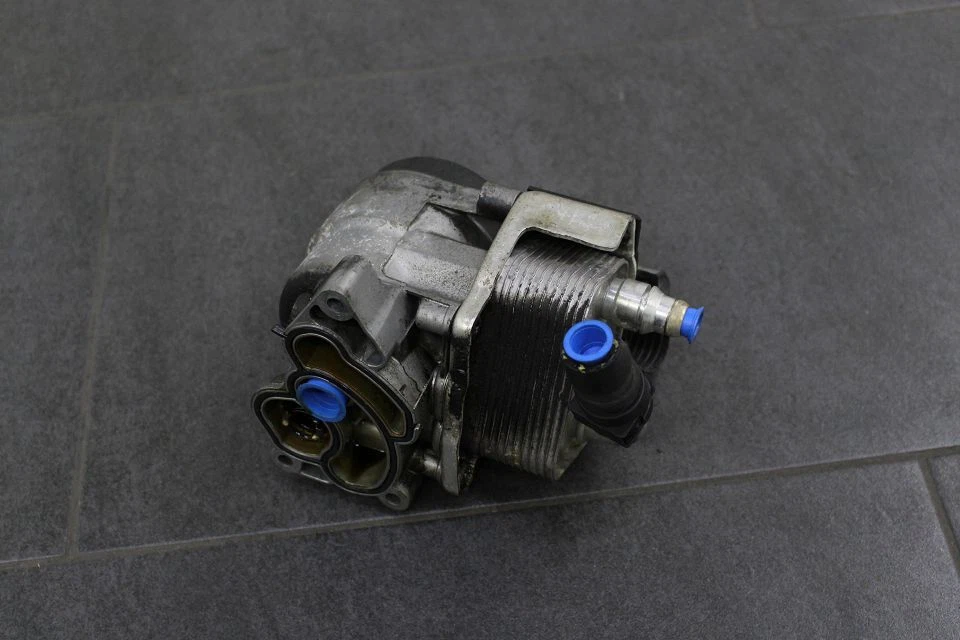 BMW E81 E82 E87 E46 E90 E91 Ölfilter Filter 7505203 Wärmetauscher  