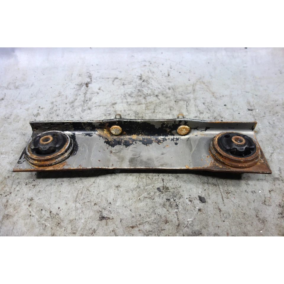 Soporte de soporte diferencial trasero BMW 114 1602 2002 tii 1967-1975 usado OEM Foto 3 de 4