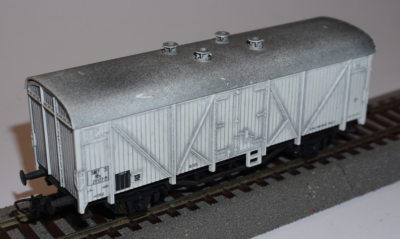 ROCO Wagon plat à essieux, à ridelles et à ranchers lourds ep III SNCF