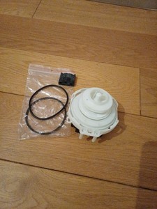 Umwälzpumpe Bleckmann V8M-E25A0 Bauknecht C00731573 für Geschirrspüler