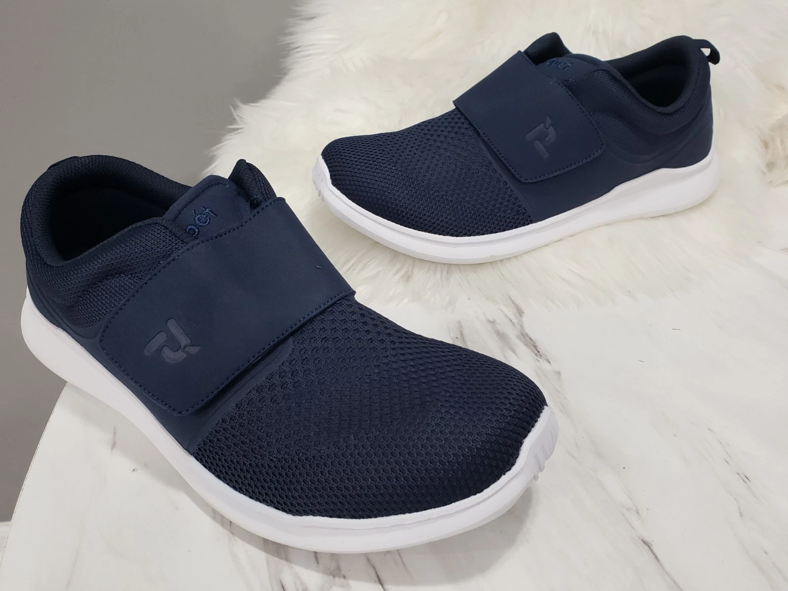 NEW 10.5 5E WIDE Propet Viator Strap Slip On Sneakers Casual Shoes MAA073M-BLK