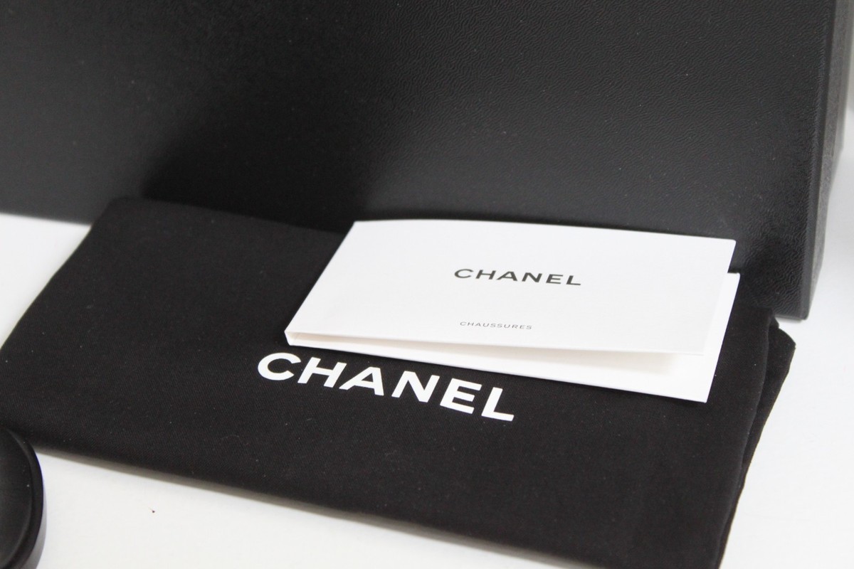 sz 8.5 / 39 CHANEL CC Logo Black Leather Mules Slide Slip on Flat