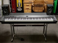 ROLAND DIGITAL RD300S STAGE STUDIO PIANO + STAND + NEW EDIROL MA15D MONITOR SET