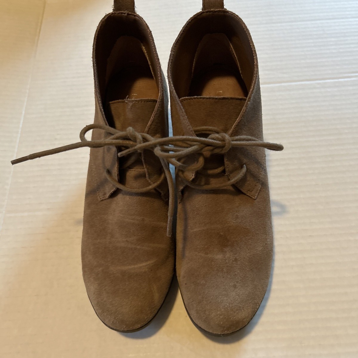 Donald J. Pliner Beige Suede Chukka Boots Amazon.com | Donald Pliner Men main image 3