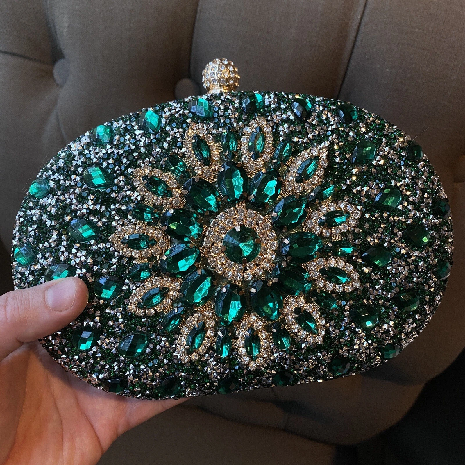 WANDLER Borsa a tracolla spilla ovale oro pochette glitter strass verde gemma