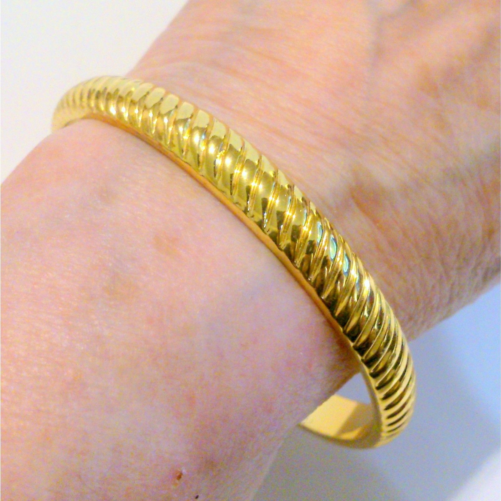 Lilly Pulitzer 2015 Gold Tone Diagonal Ribbed Bangle Bracelet | eBay