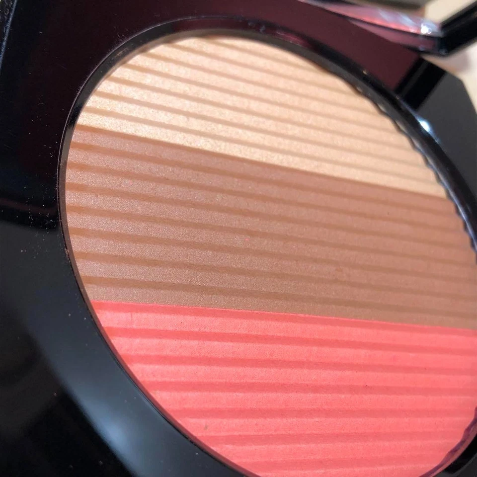 CHANEL Les Beiges #Medium Coral (15g / 0.53oz) Manufactured in April 2024 - Image 4 of 4