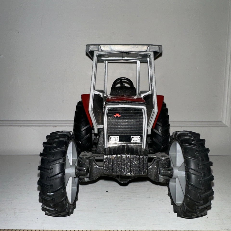 Tractor Massey Ferguson 3650 MFWD  Foto 3 de 4