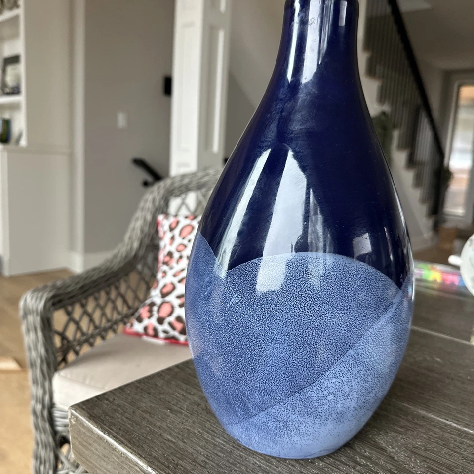 Vaso Nila Crate and Barrel grande azul feito em Portugal 12 1/2” de altura - Imagem 4 de 4