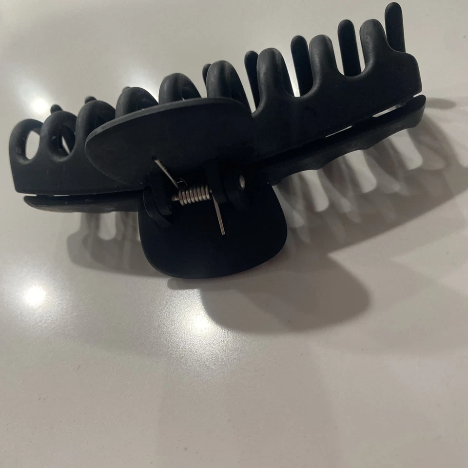 Black Hair Claw Clip For Thick Hair Non-slip Strong Hold - Image 4 of 4