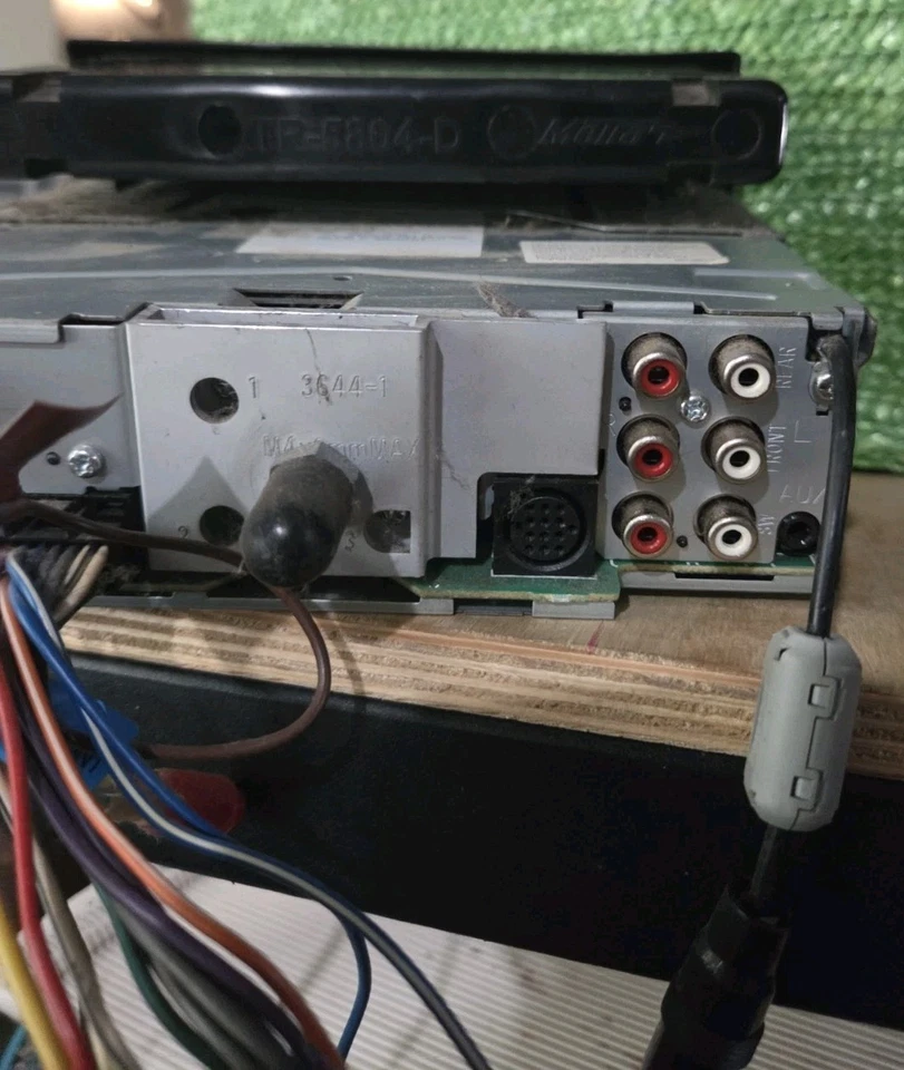 Kenwood Stereo KDC-HD942U Faceplate Missing & Remote, Wiring Harness Incl Parts - Image 4 of 4