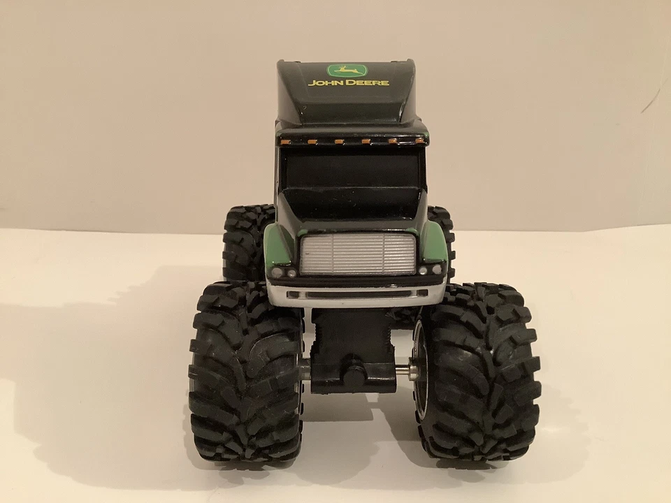 ERTL JOHN DEERE MONSTER TREADS SEMI HAULER 5.5" TRUCK ONLY - Image 2 of 4