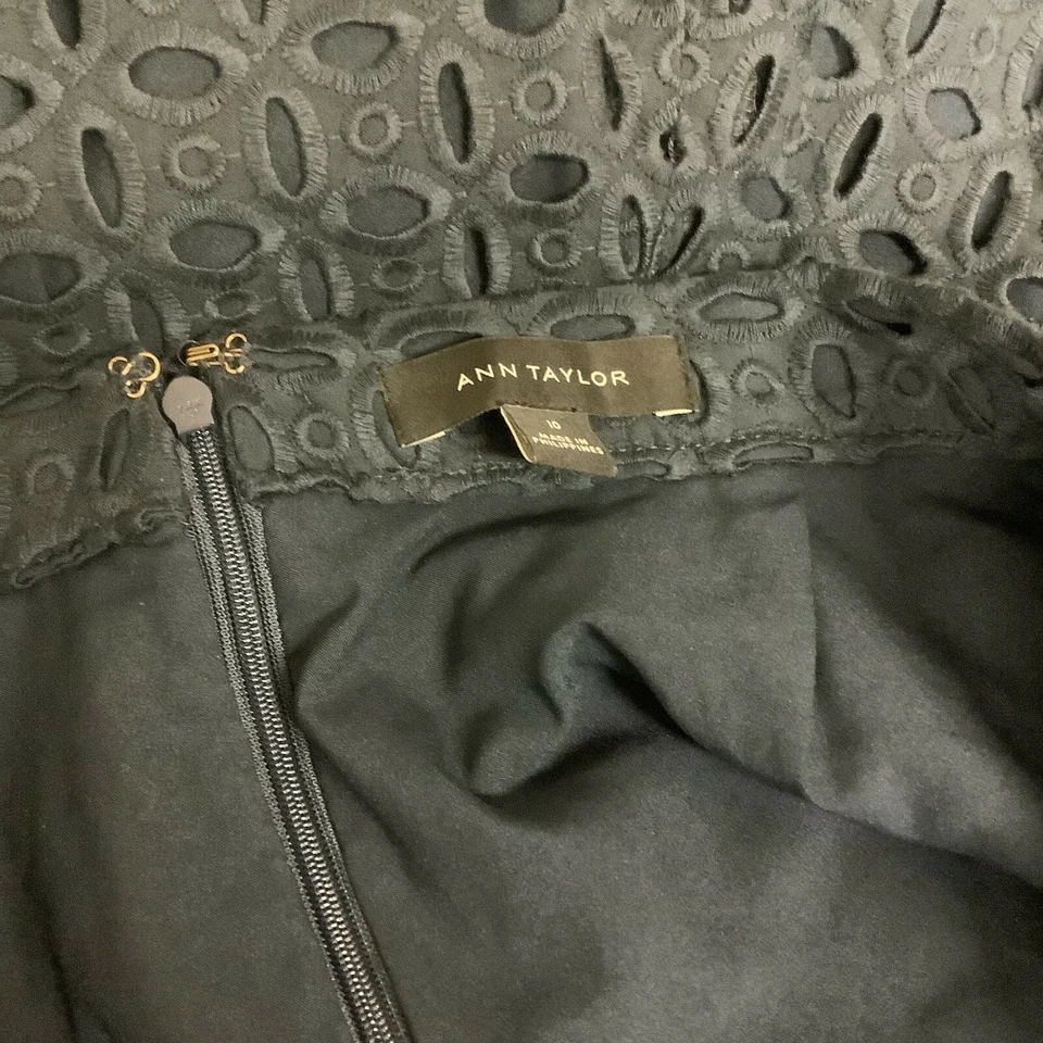 Ann Taylor Womens Flared Skirt Gray Crochet Floral Comfort Knee Length Size 10 - Image 4 of 4