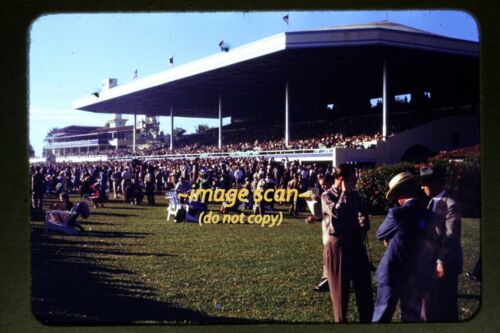 People at Horse Race Track in California in mid 1940's, Kodachrome Slide dia f5b - Picture 1 of 2