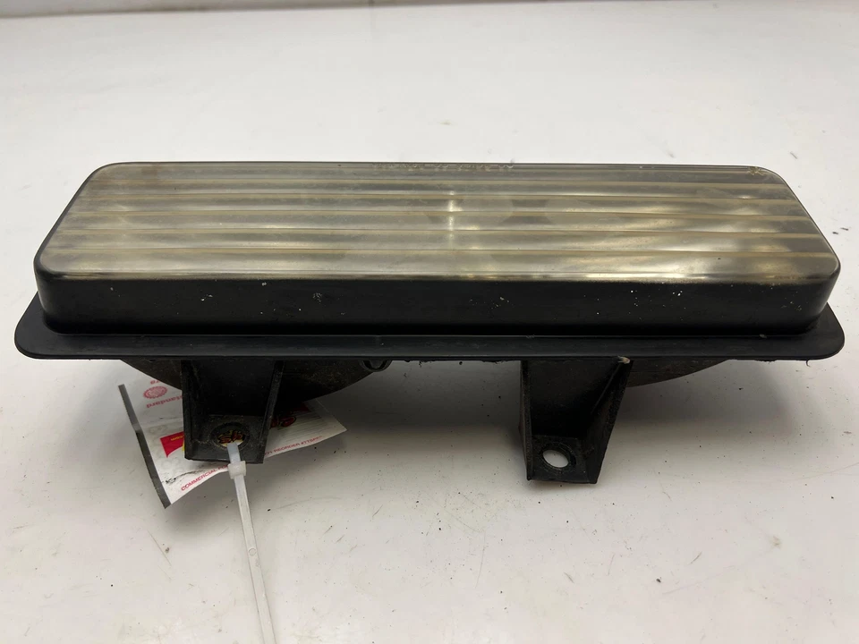 Chevy Van G10 G20 G30 1992-1995 luz de estacionamiento lado del pasajero derecho OEM 5975228 Foto 2 de 4