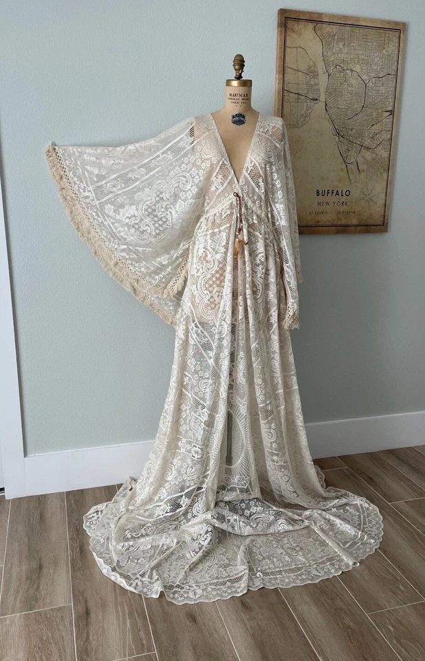 Boho Cream Vintage Lace Bell Sleeve Wedding Dress Maternity Photoshoot Gown - Image 2 of 4