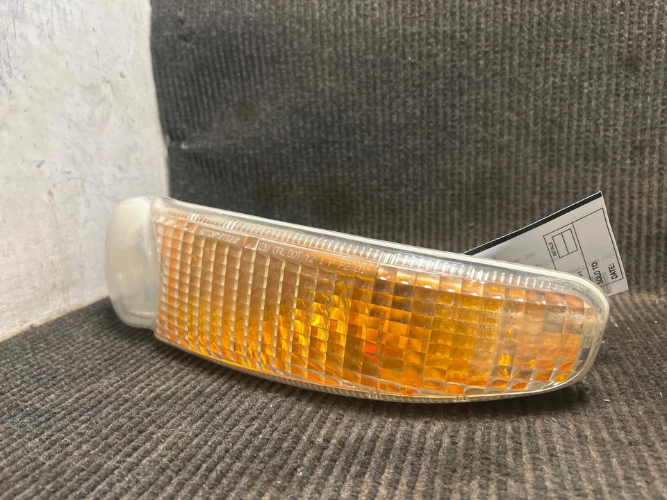 Fits 2001-2006 GMC Yukon Left Turn Signal Lamp OEM:15199554 - Imagem 4 de 4