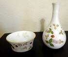 2 Wedgwood Bone China Wild Strawberry bud vase open sugar bowl wrapping paper — photo 3