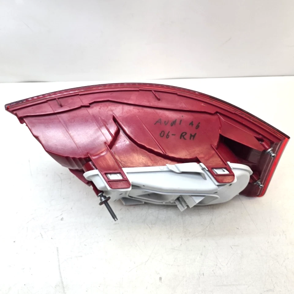 Luz trasera LED lado pasajero derecho Audi A6 S6 Quattro 2005-2008 OEM Foto 4 de 4