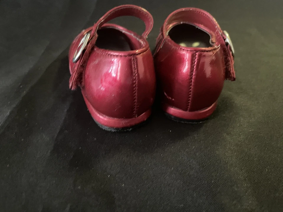 Toddler Ruby Red Dress-Up Mary Jane Shoes Size 5 - Image 4 of 4