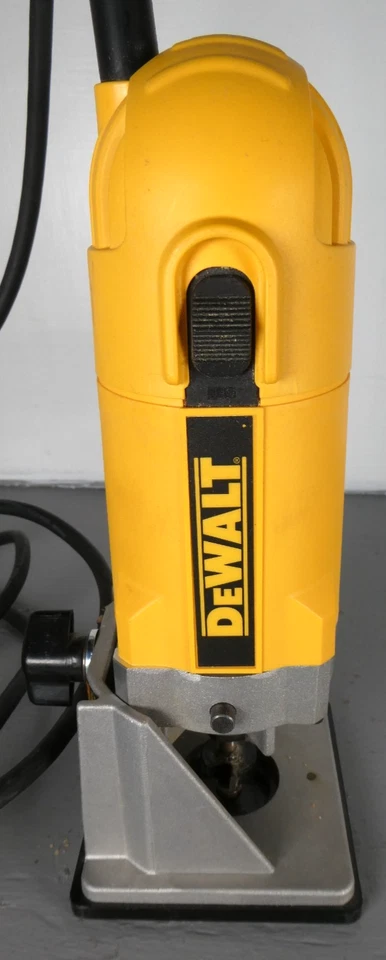 Dewalt D26670 1/4" Corded Compact Trim Router & Base D26671 30000 RPM - Image 3 of 4