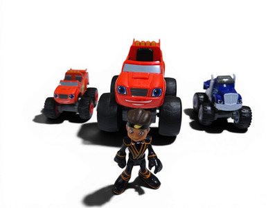 Blaze and the Monster Machines 5'' Blaze with AJ PLUS DieCast Blaze & Crusher!
