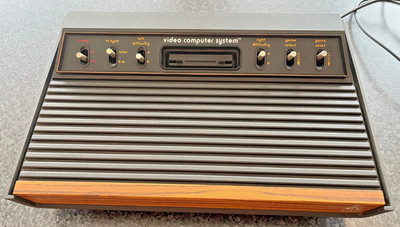 Atari VCS-CX2600 (1978, sog. ''light Sixer'') Spielekonsole (PAL)