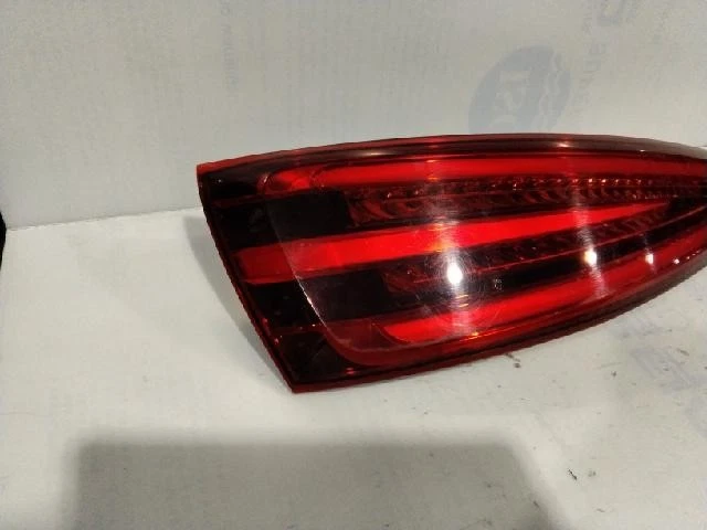 Audi Q3 Tdi Quattro 2015 luz trasera izquierda Foto 3 de 4